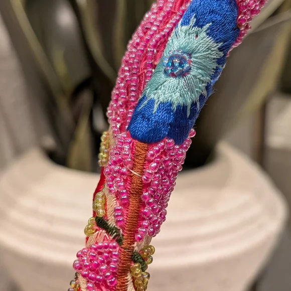 Vintage Hand Beaded & Embroidered Floral Purse with Pink Silk Lining - Picture 3 of 9